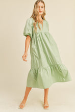Load image into Gallery viewer, Green Puff Sleeve Midi
