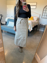 Load image into Gallery viewer, Cream Leather Skirt