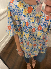 Load image into Gallery viewer, Blue Floral Top